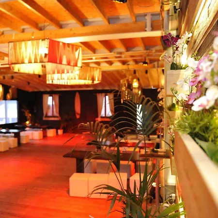 Hotel Cube Lodges Mitte Berlino