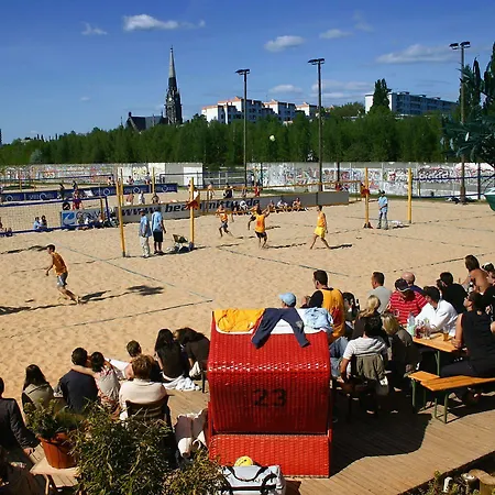 فندق Cube Lodges Mitte